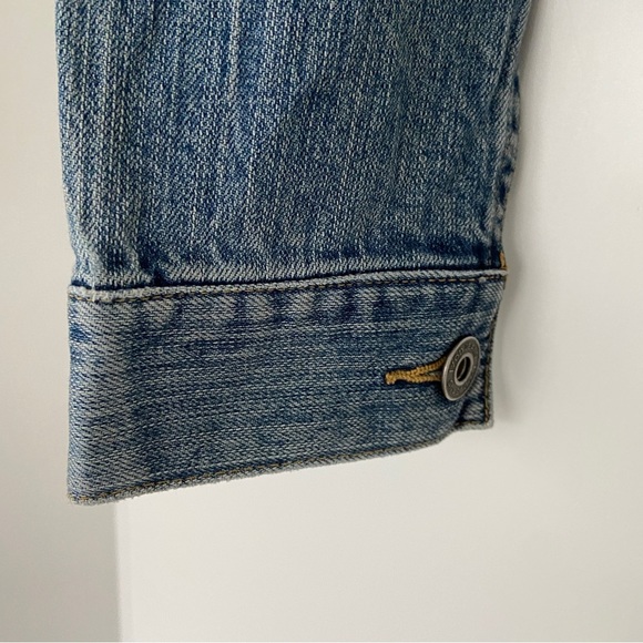 IZOD BLUE LIGHT WASH STRETCH DENIM JACKET, PETITE SMALL - Picture 6 of 14